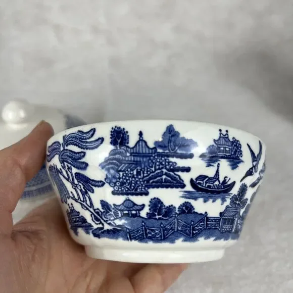 Churchill Blue Willow Creamer & Sugar Bowl With Lid Made in England - Picture 4 of 12